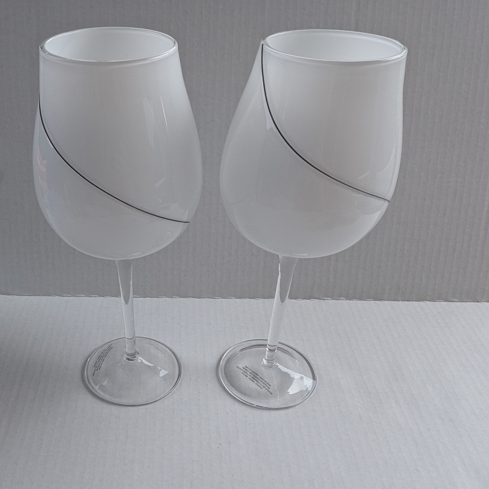 Elegant White Wine Glass Set